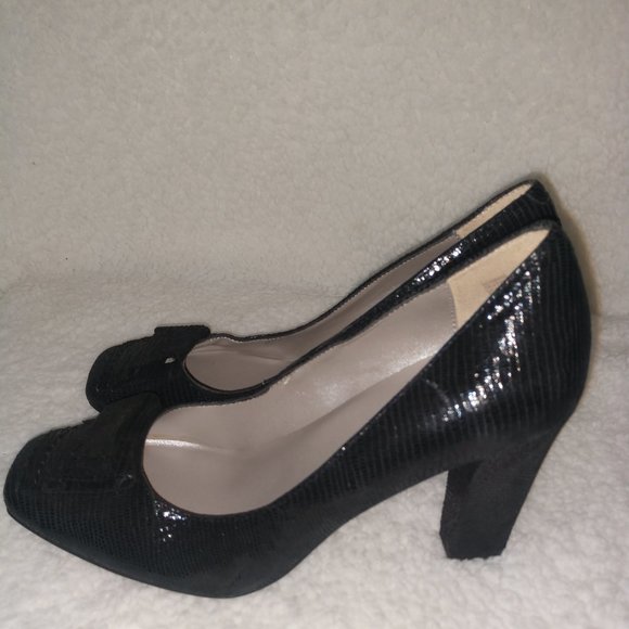 MeToo Embossed Leather Heels, Sz 6M - Picture 1 of 3